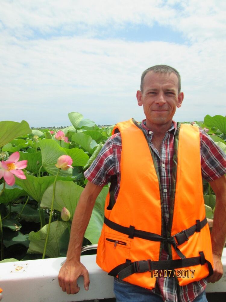  10379367  , 49 ,    --