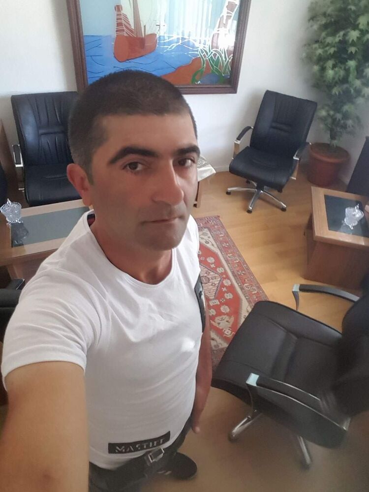  46837647  Sebatin, 36 ,    