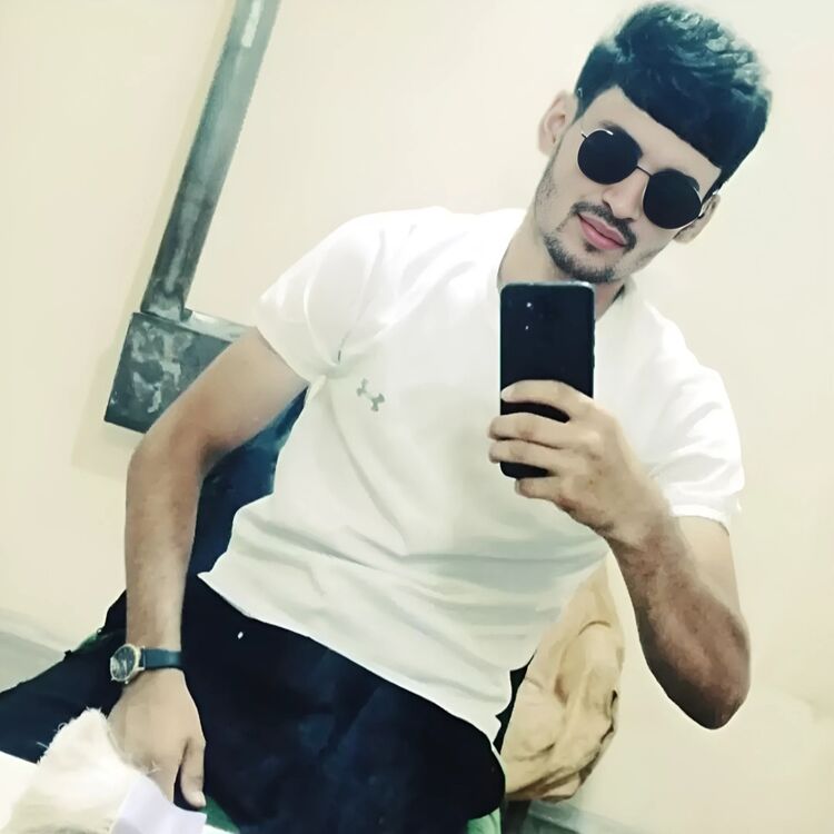 49210277  Ahmet, 24 ,    