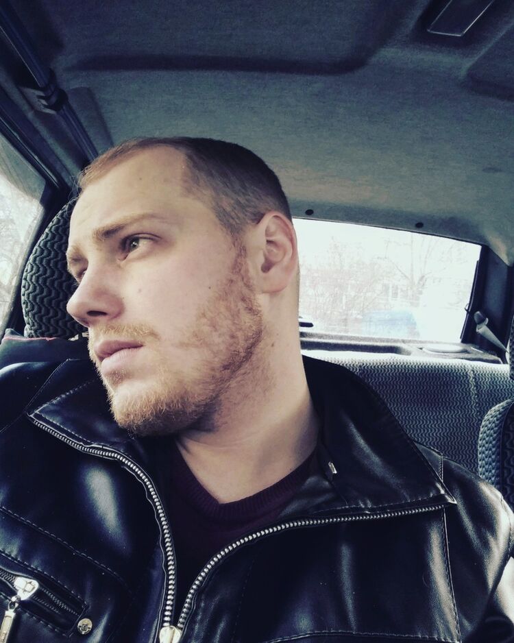  18351177  Petr, 29 ,    -