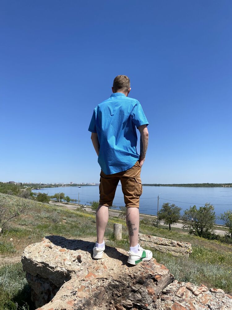  ,   Artem, 37 ,   ,   , c , 
