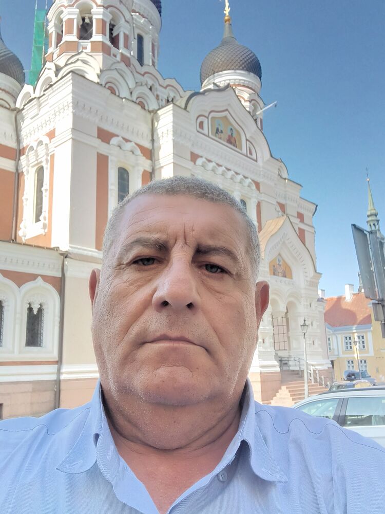  53624917  David, 62 ,    