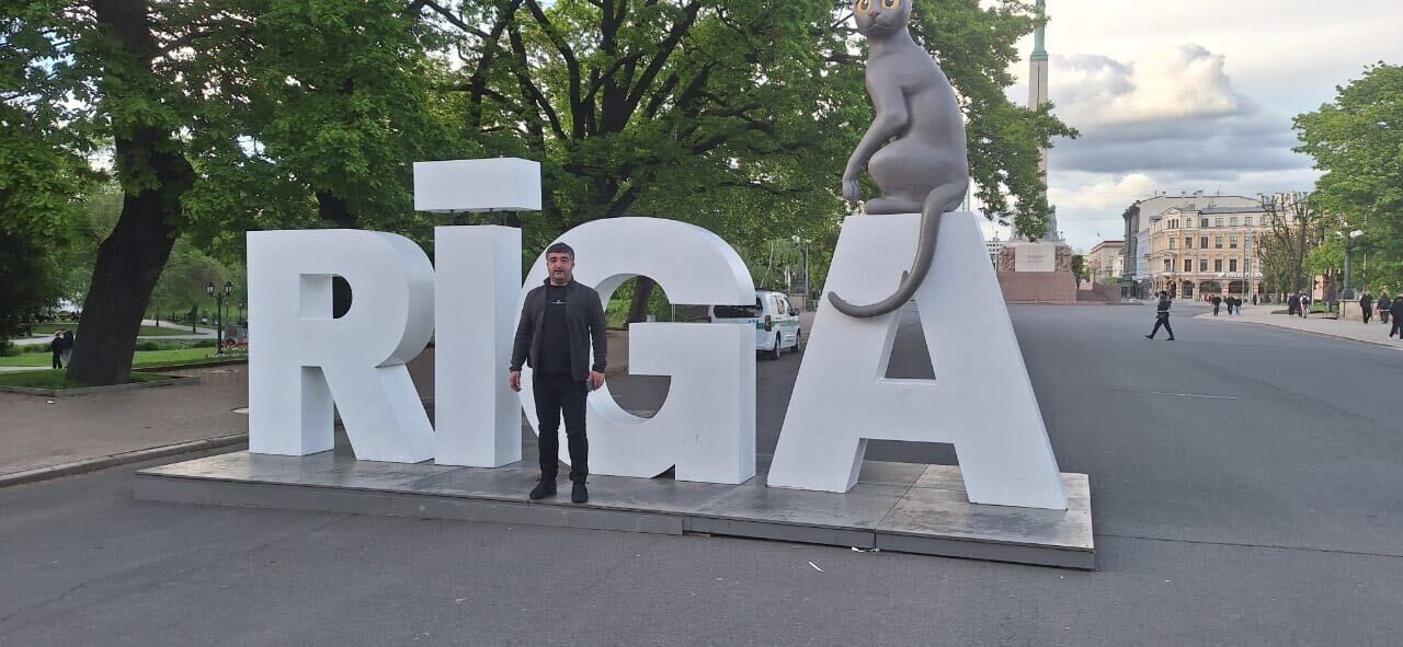  ,   Rustam, 40 ,   ,   , c , 