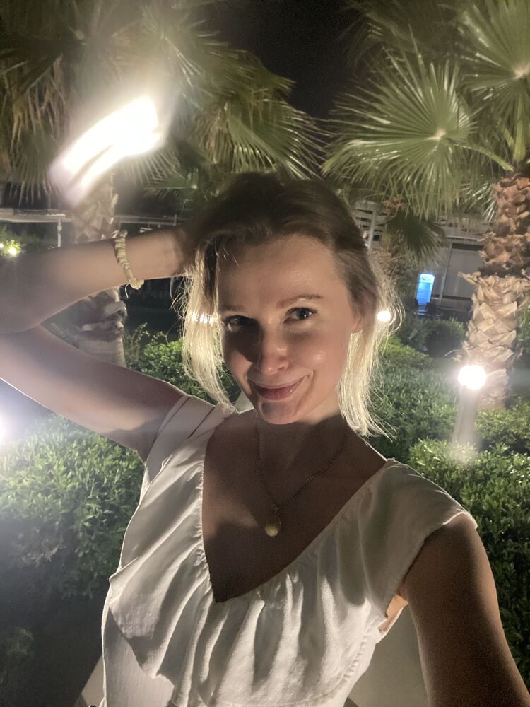  ,   Olia, 28 ,   c 