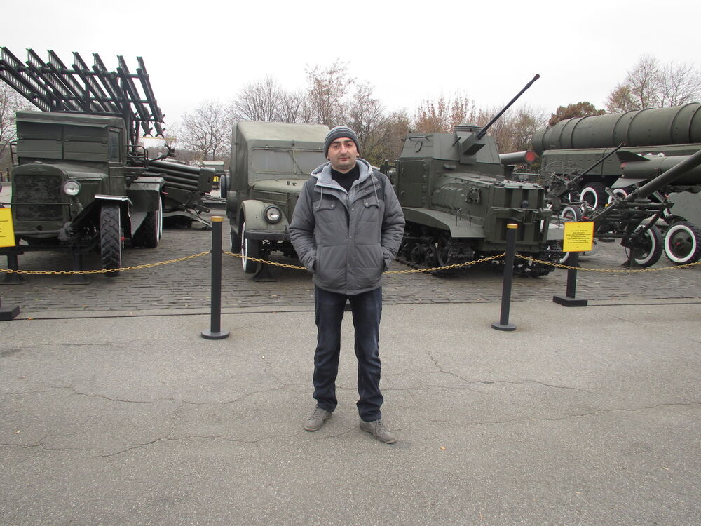  ,   Pavel, 40 ,   