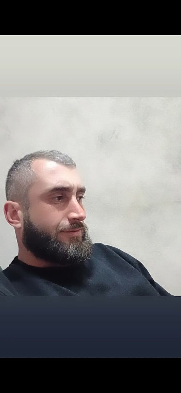  48435687  Irakli, 32 ,    