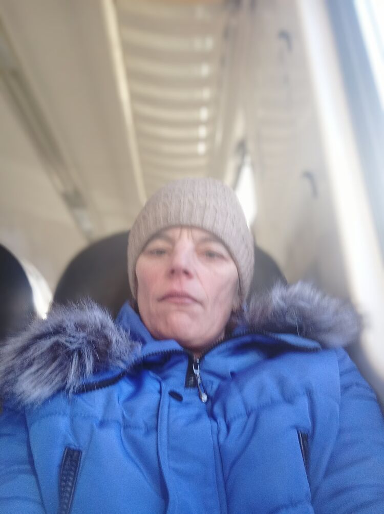  25715487  Elena, 49 ,    