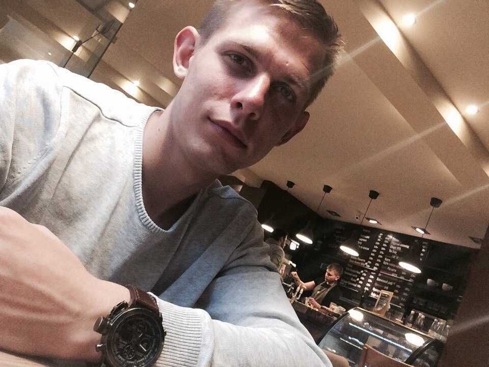  ,   Tim, 32 ,   ,   , c 