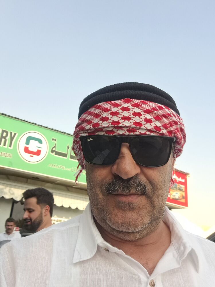 40204487  Nur, 51 ,    
