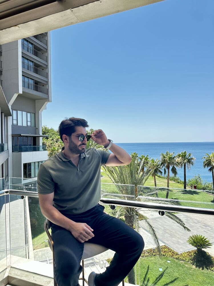  52732427  Deniz, 29 ,    