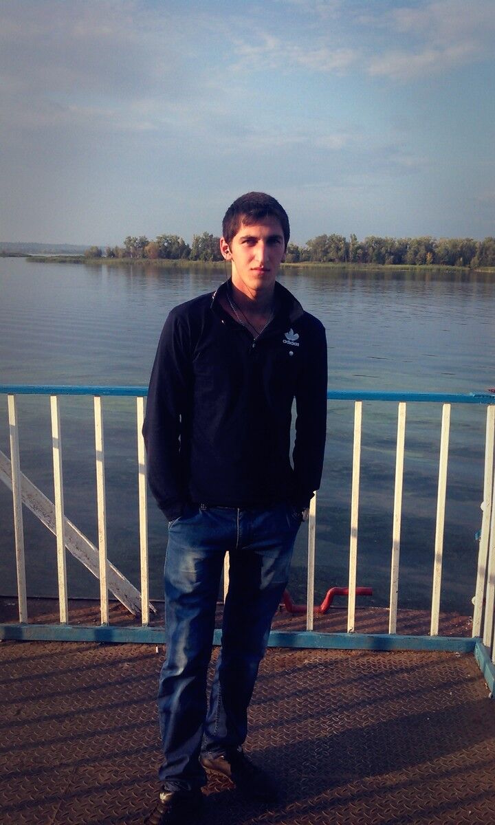  4909087  Mahir, 31 ,    