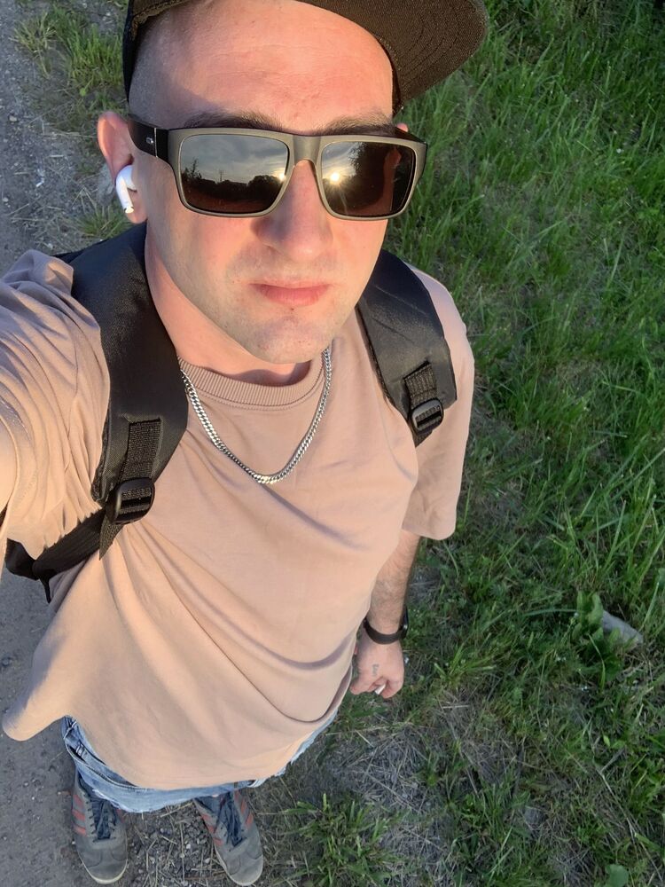  ,   Artem, 33 ,     , c 