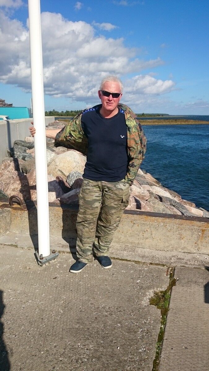  11825967  Aleksandr, 58 ,    