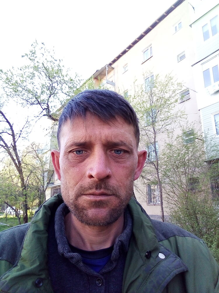  33801857  Ivan, 40 ,    