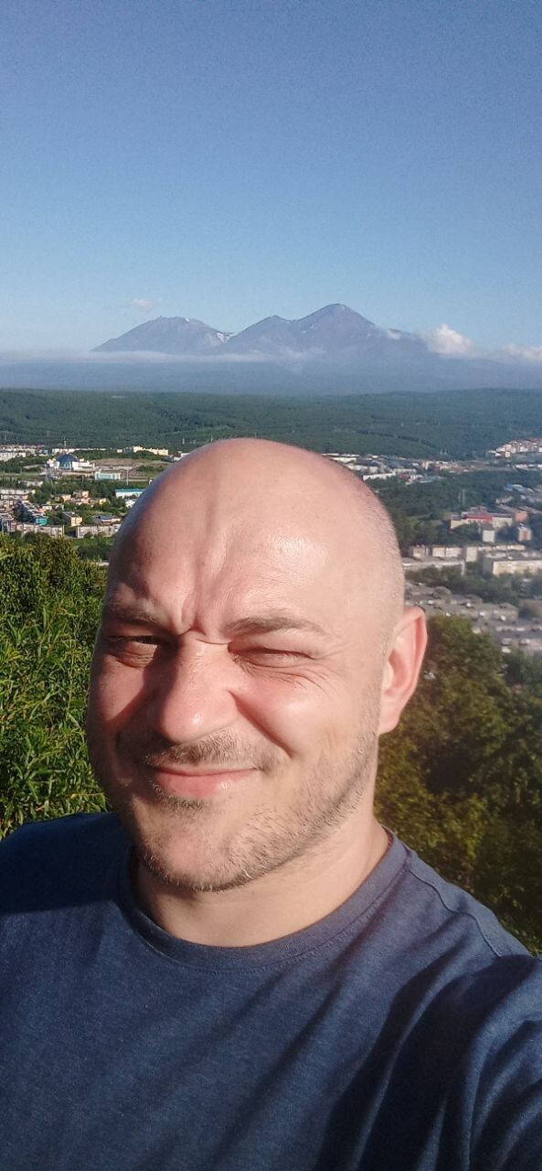  48669607  PAVEL, 42 ,    -