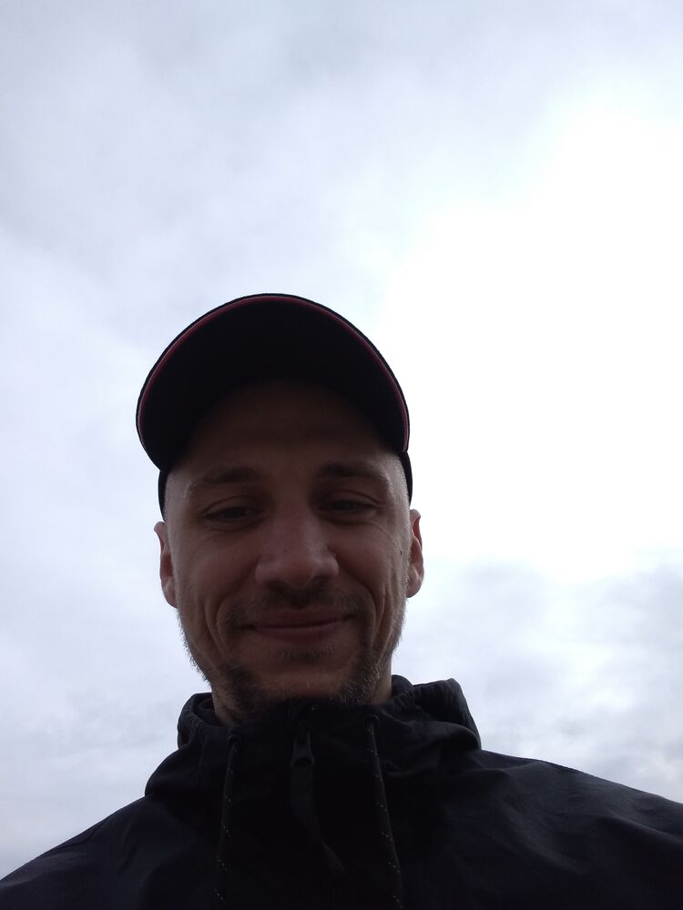  26067537  Roman, 39 ,    