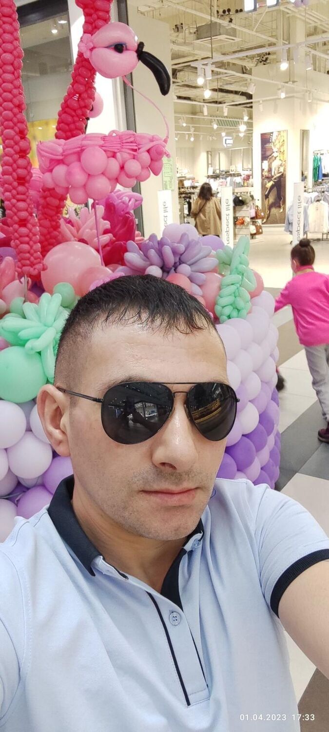  45721987  Artur, 41 ,    