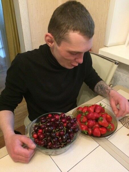  18130087  Vadim, 37 ,    