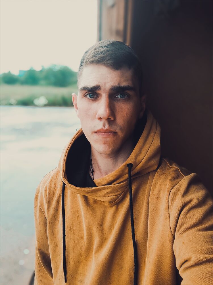  44354777  , 24 ,    -