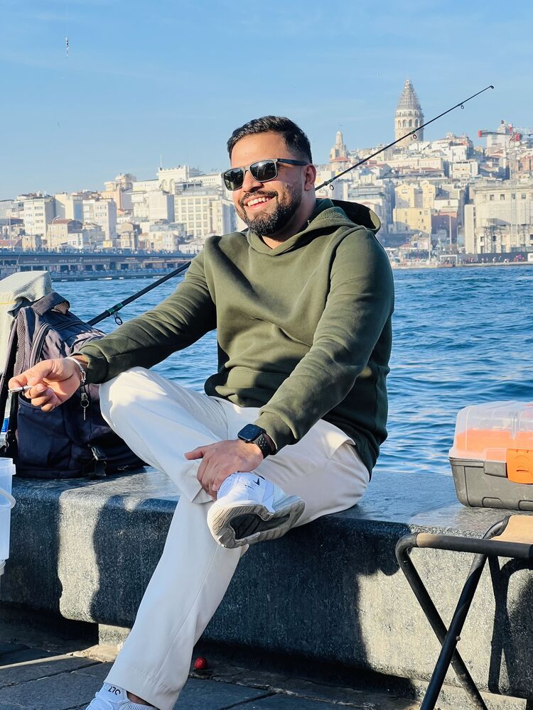  Ortakoy,   Reza, 28 ,   ,   , c 