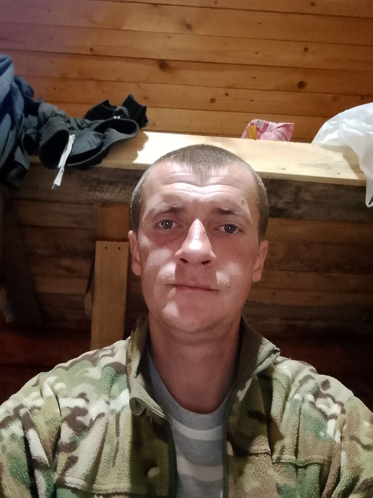  52447197  Anton, 34 ,    