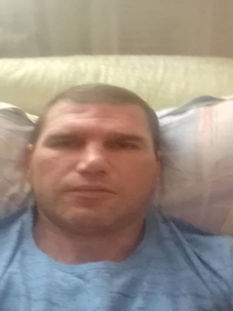  21420747  Vitalij, 44 ,    