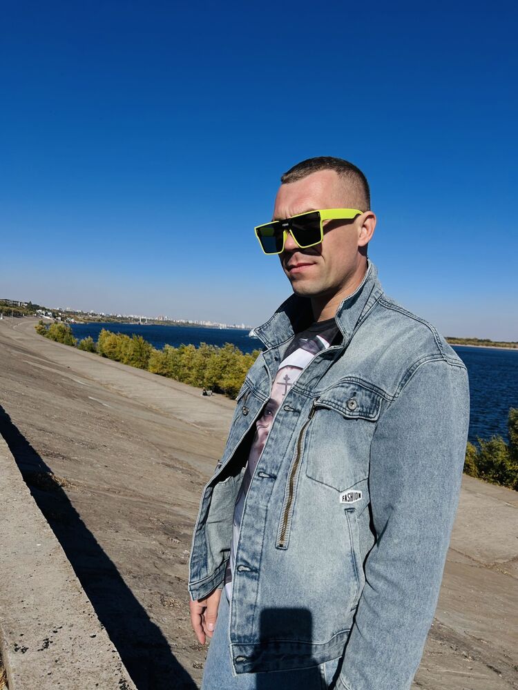  53873487  Artem, 38 ,    