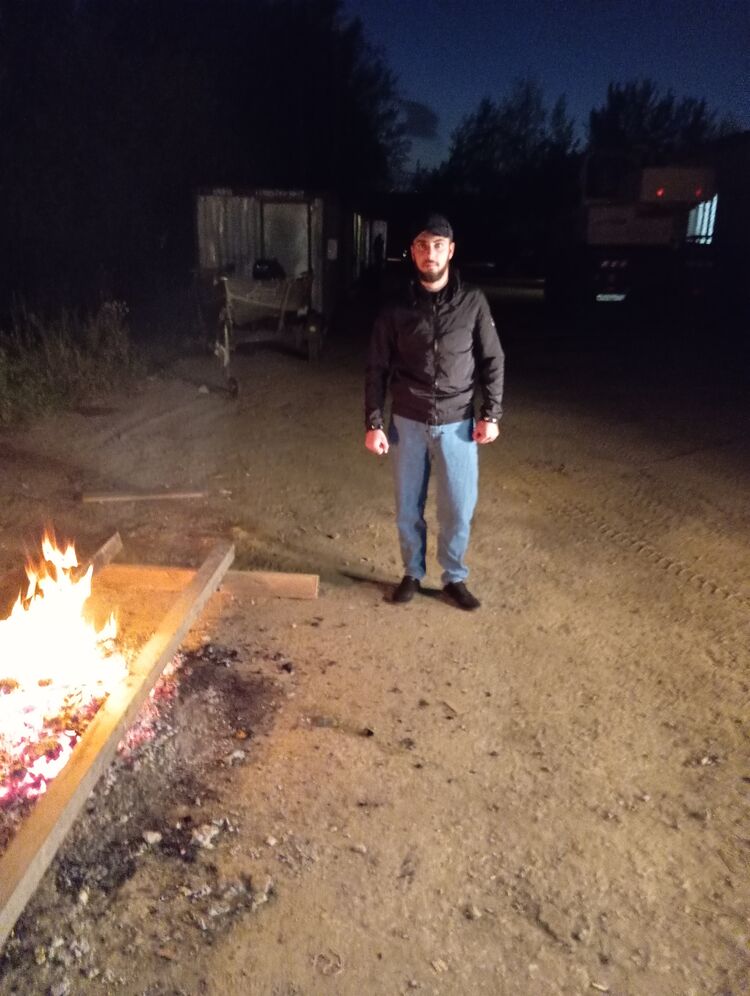  40591557  Armen, 35 ,    