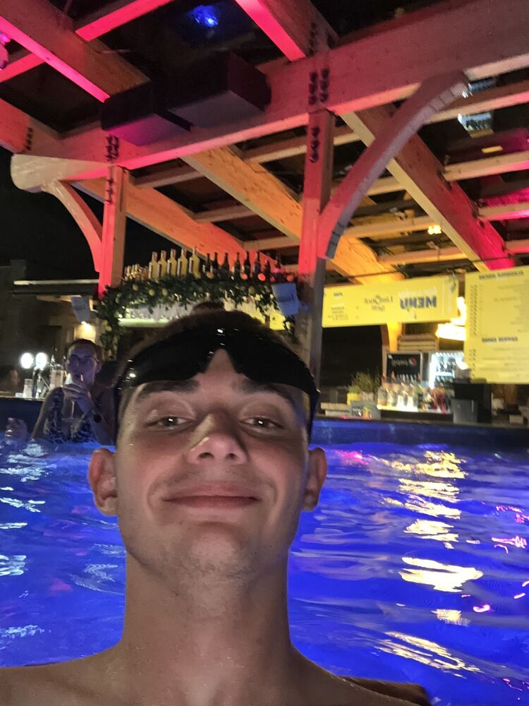 ���� 55233467 ����� CNN ������, 19 ���, ���� ���������� � �����