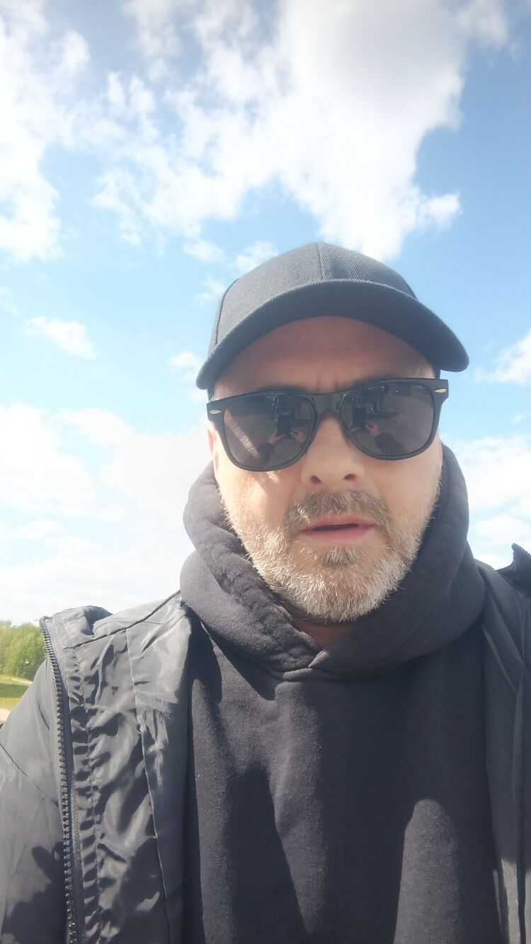  51903477  Valery, 52 ,    