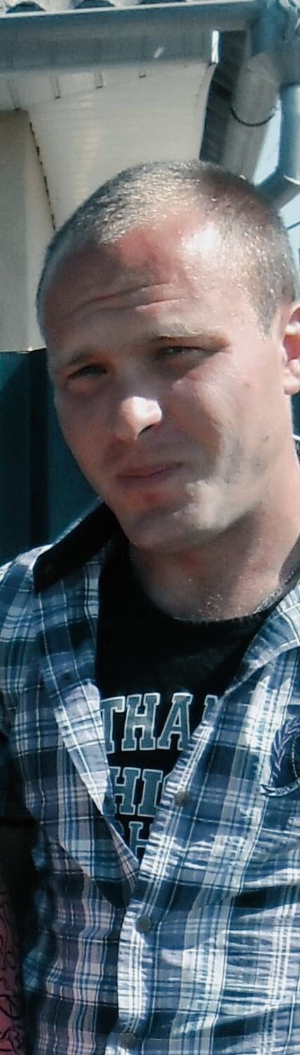  25556987  Serghei, 35 ,    
