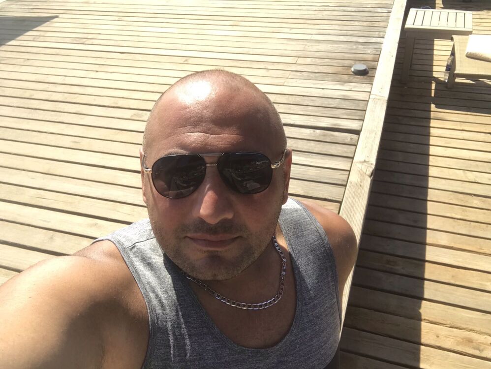  45661297  Sami, 44 ,    