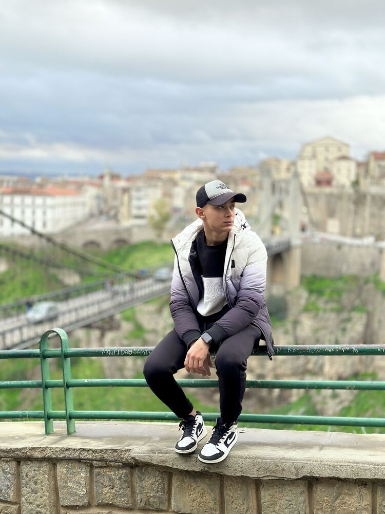  Algiers,   Sadik, 19 ,   ,   