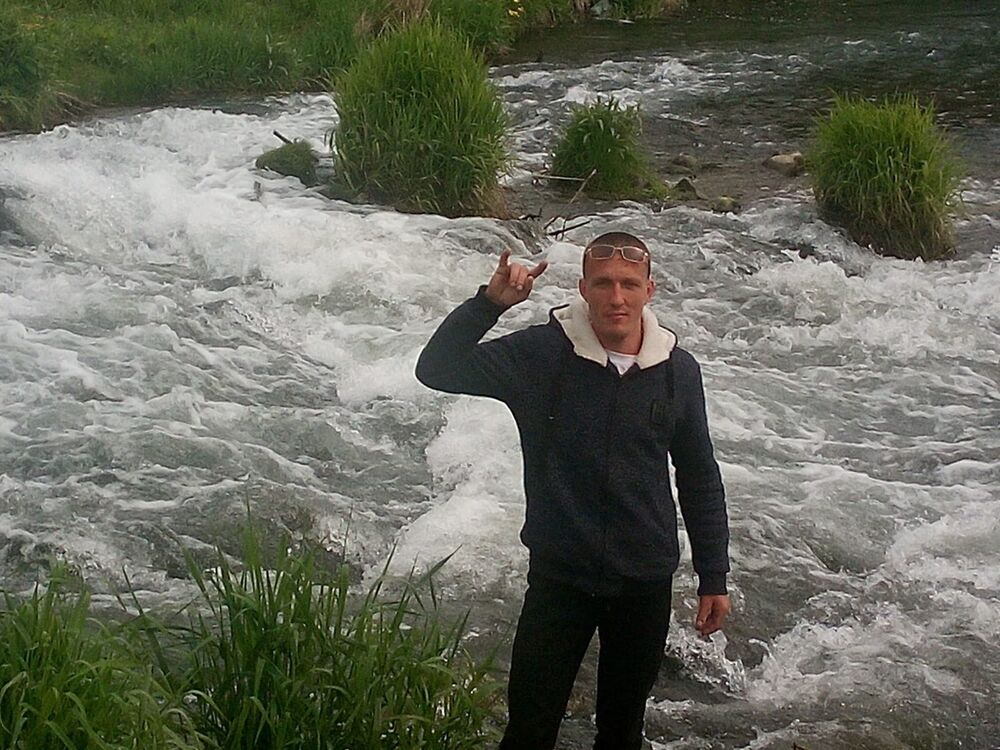  36988477  Vladimir, 37 ,    