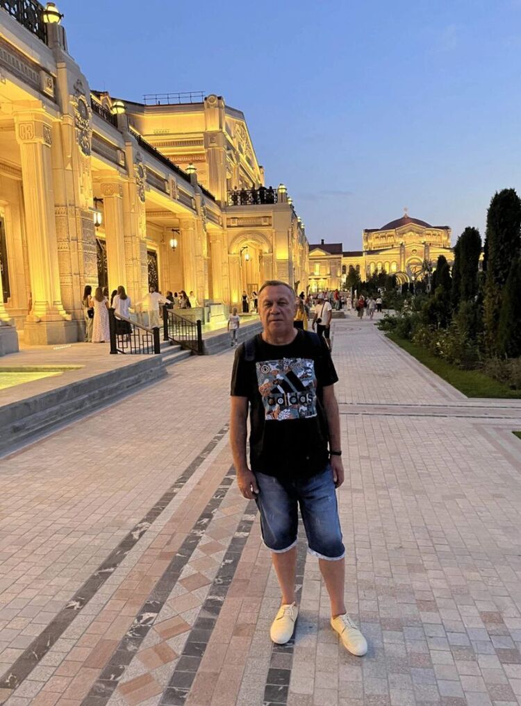  53821857  Arthur, 55 ,    