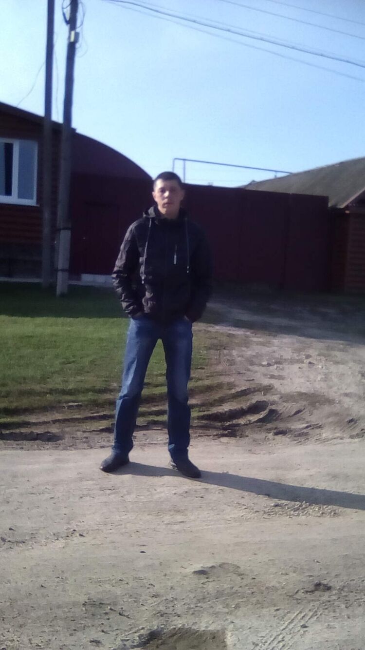  39856347  Valek, 38 ,    