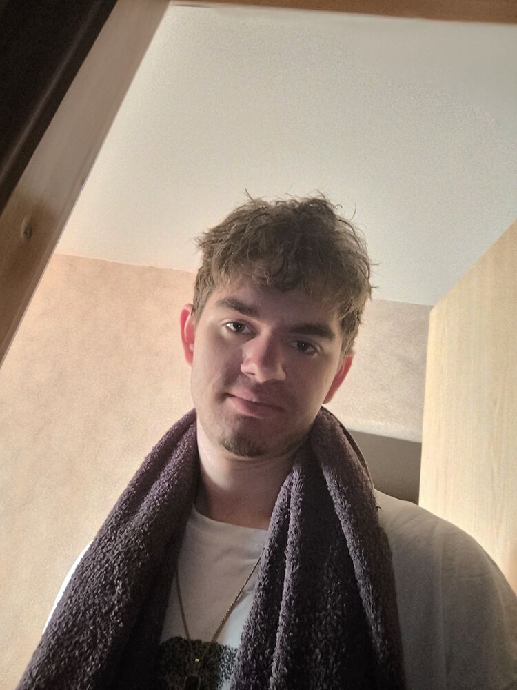  48396047  Vladyslav, 21 ,    