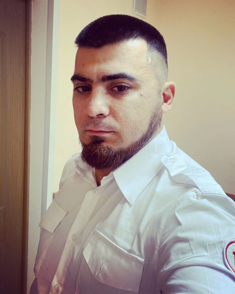  51881937  , 32 ,    