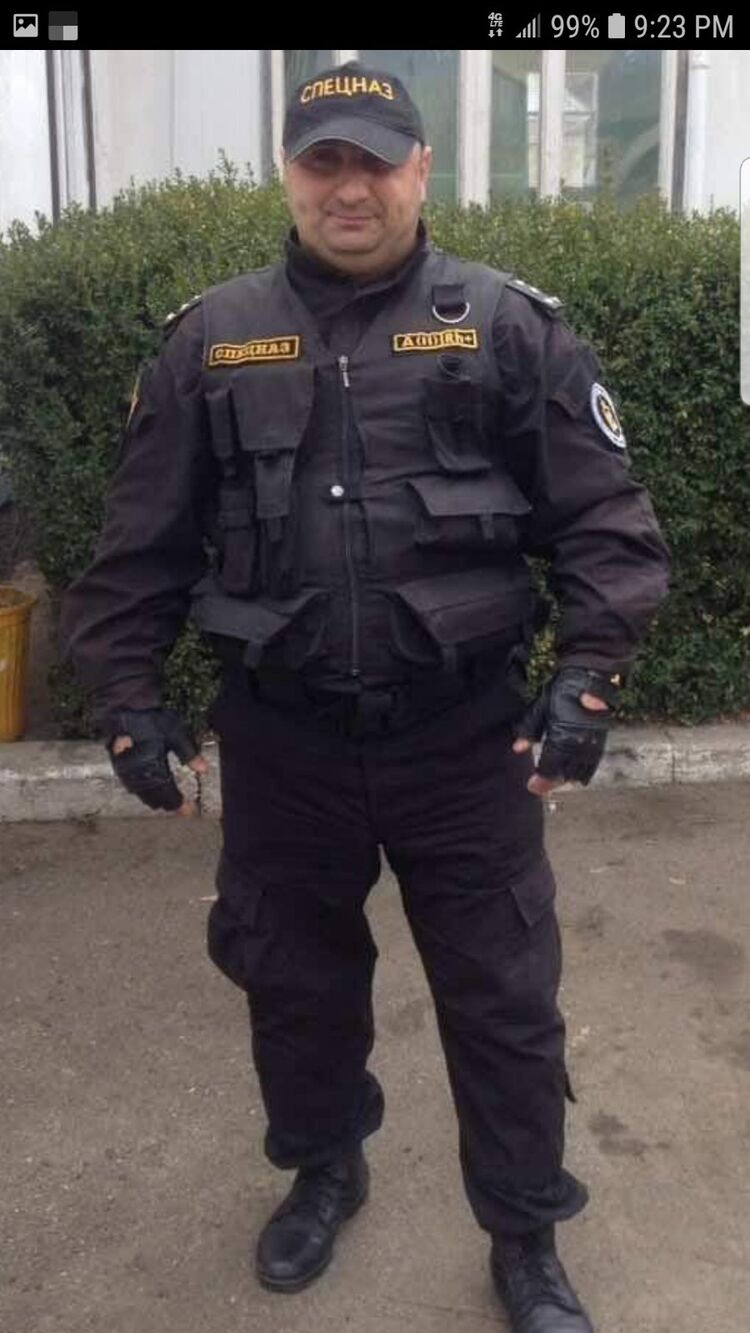  25327677  Erik, 45 ,    