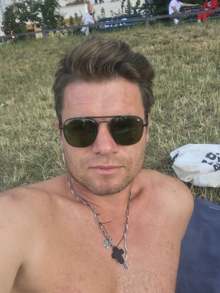  31500797  Myroslav, 41 ,    
