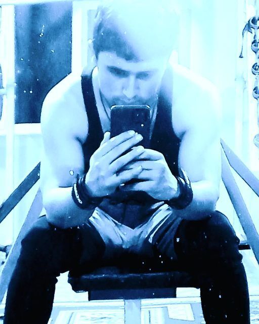  34512677  Diyor, 26 ,    