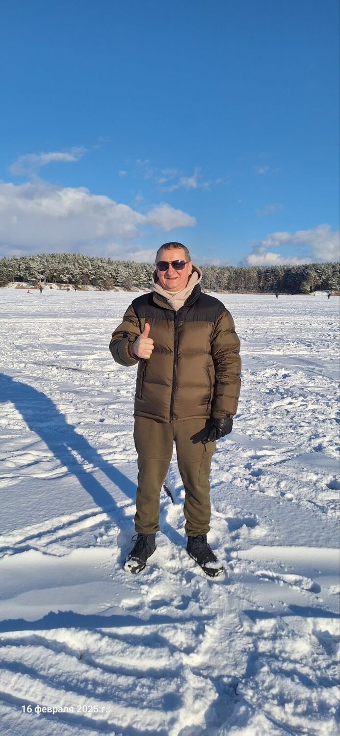  49767407  Vik, 52 ,    