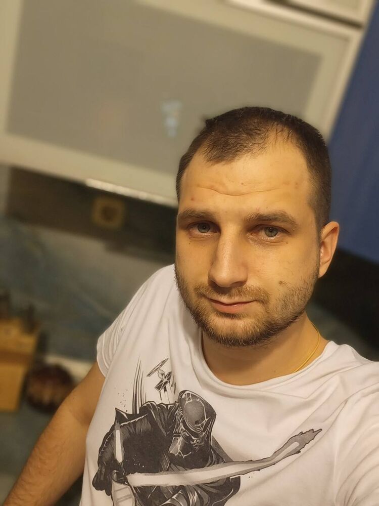  27649197  Ivan, 31 ,    