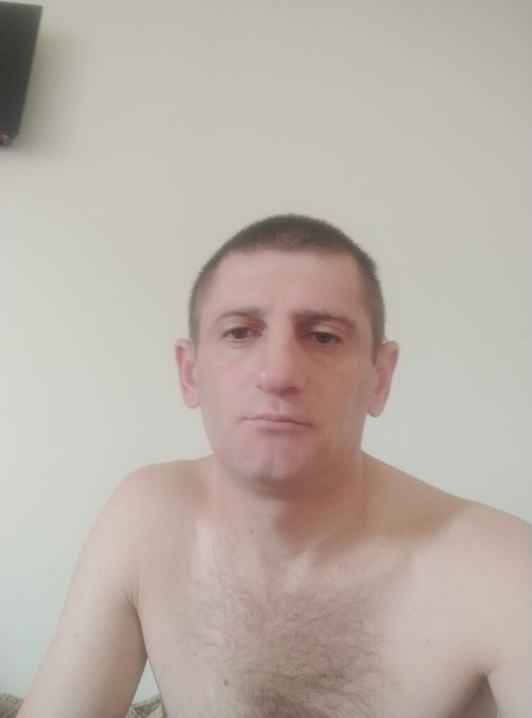 43859777  Joni, 39 ,    