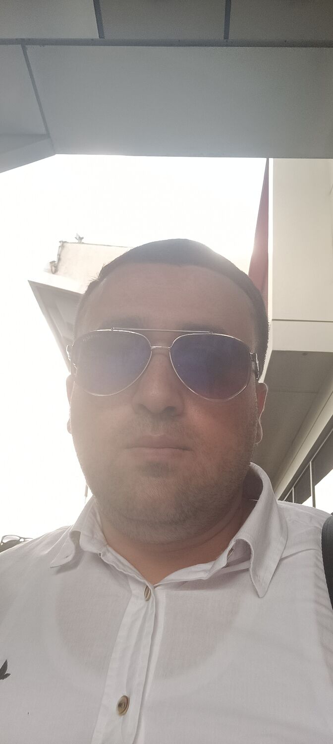  ,   Arman, 36 ,   ,   