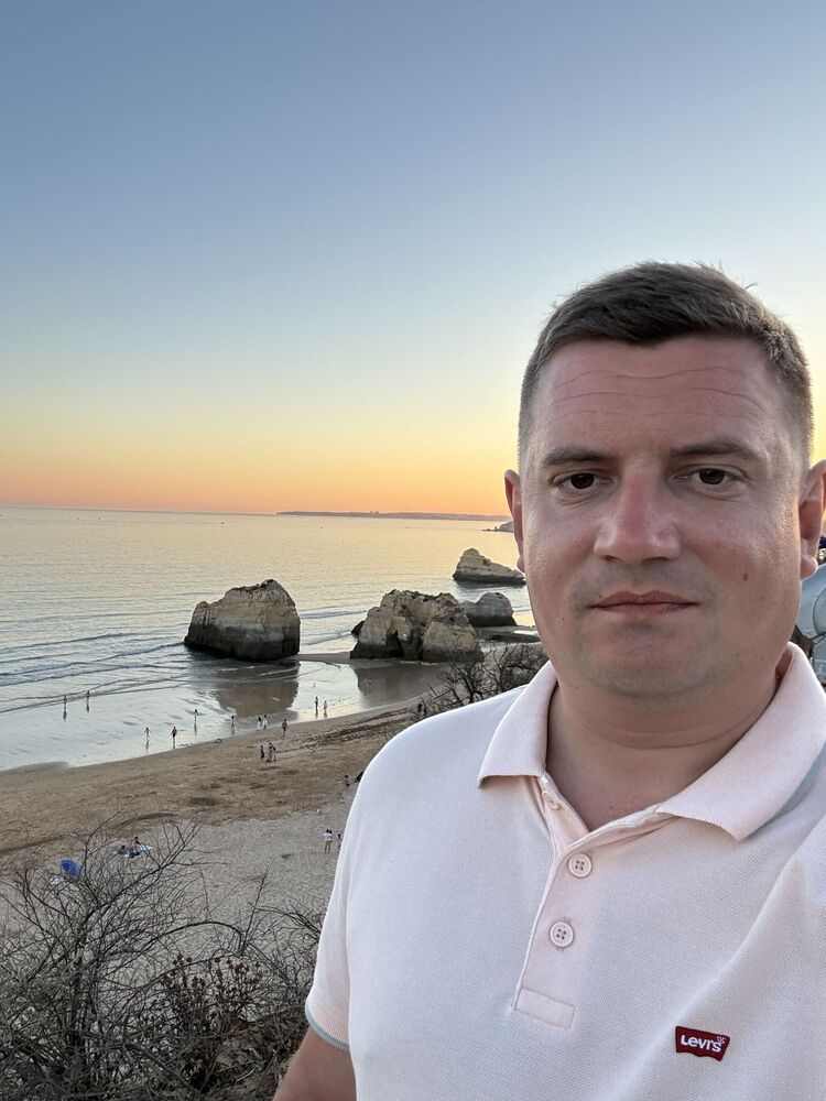  ,   Aliaksei, 35 ,   ,   , c 