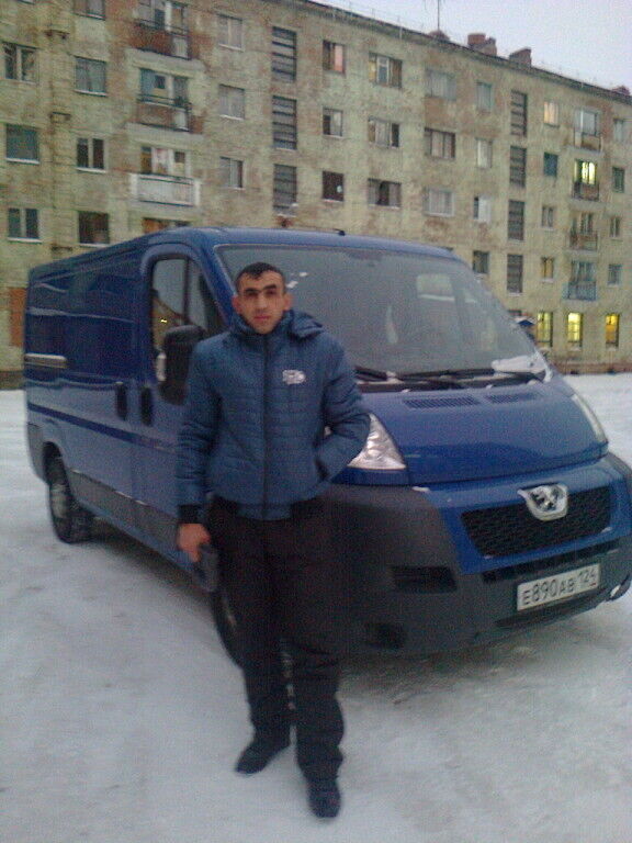  28040677  , 38 ,    