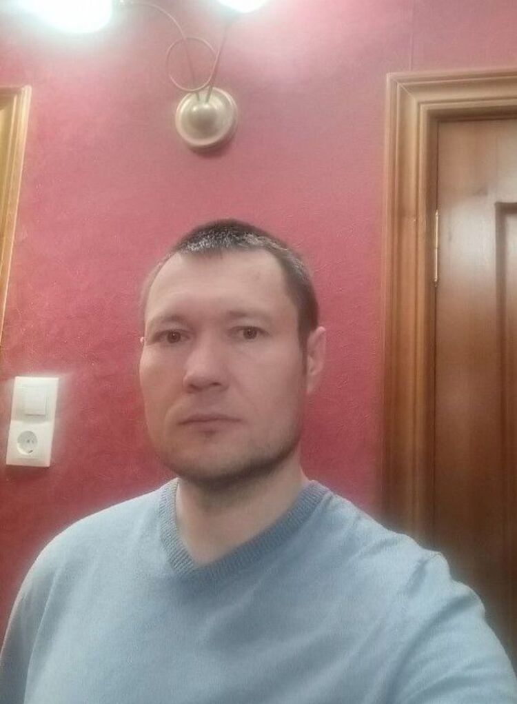 48873837  Alex, 42 ,    