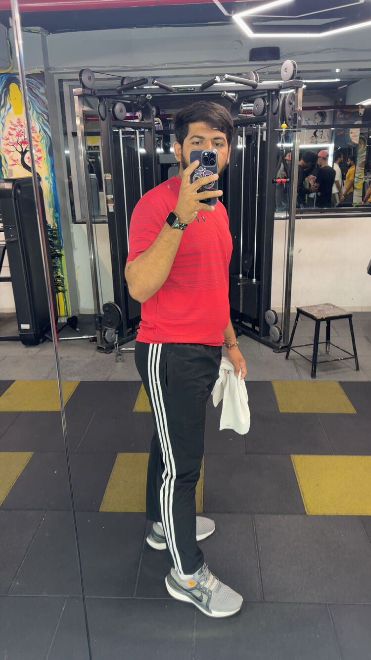  51384017  Dishant, 22 ,    