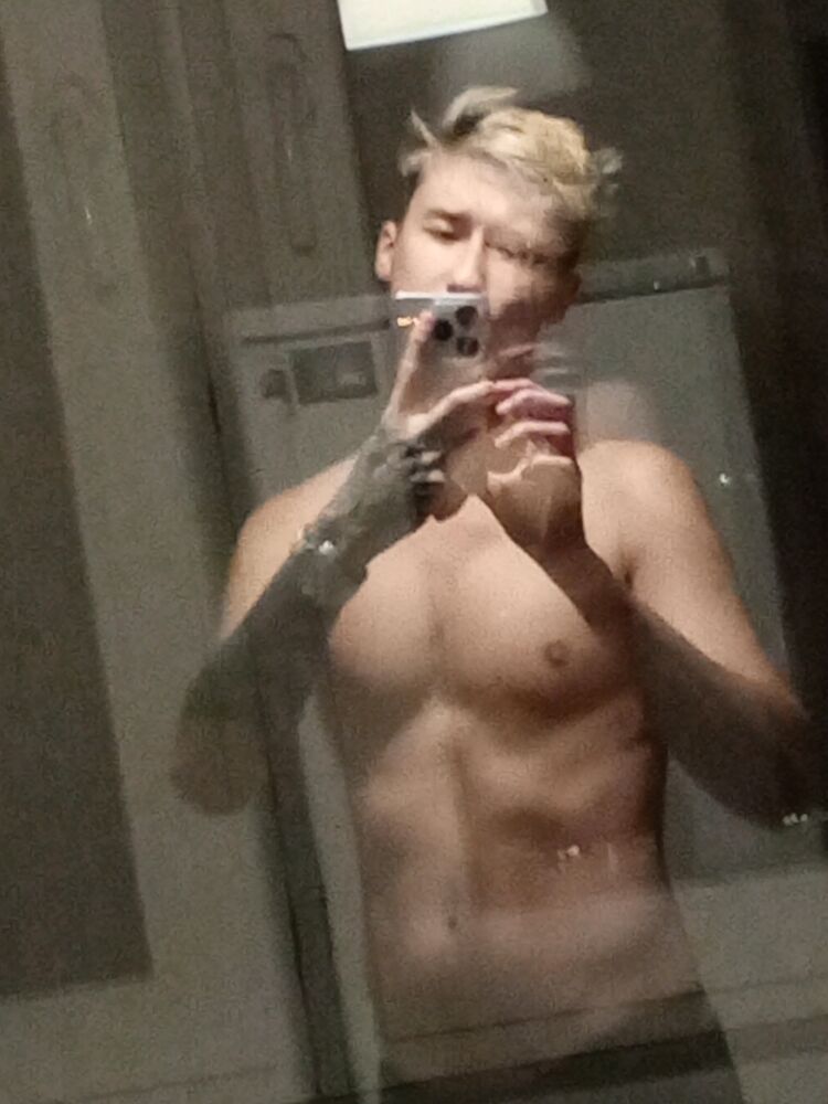  40576037  Artem, 22 ,    